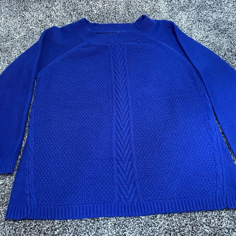 Relativity Royal Blue sweater woman’s size xl
